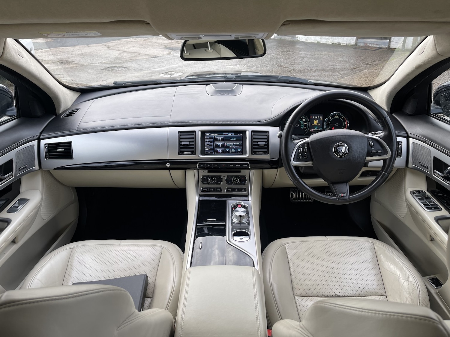 Used Jaguar XF 2014 for sale - 76863938: Photo 24