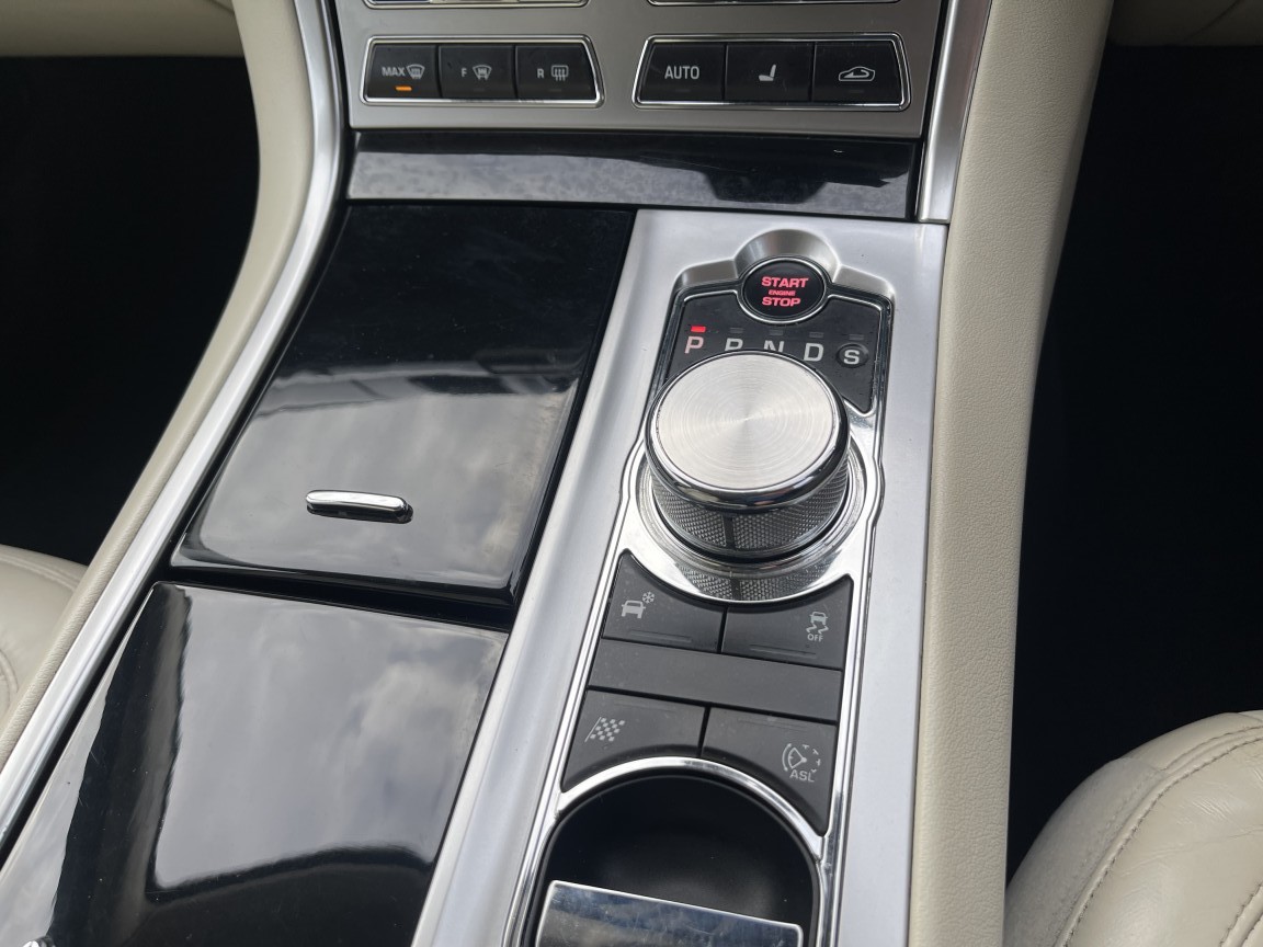 Used Jaguar XF 2014 for sale - 76863938: Photo 26