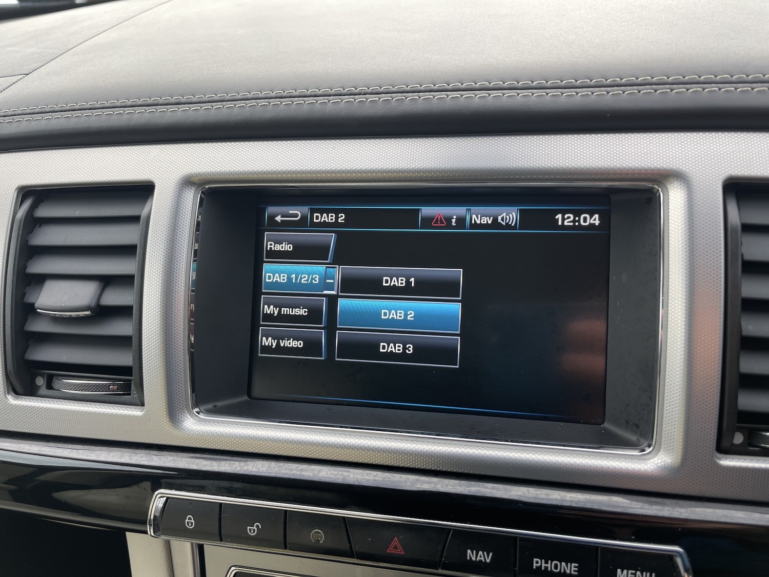 Used Jaguar XF 2014 for sale - 76863938: Photo 30