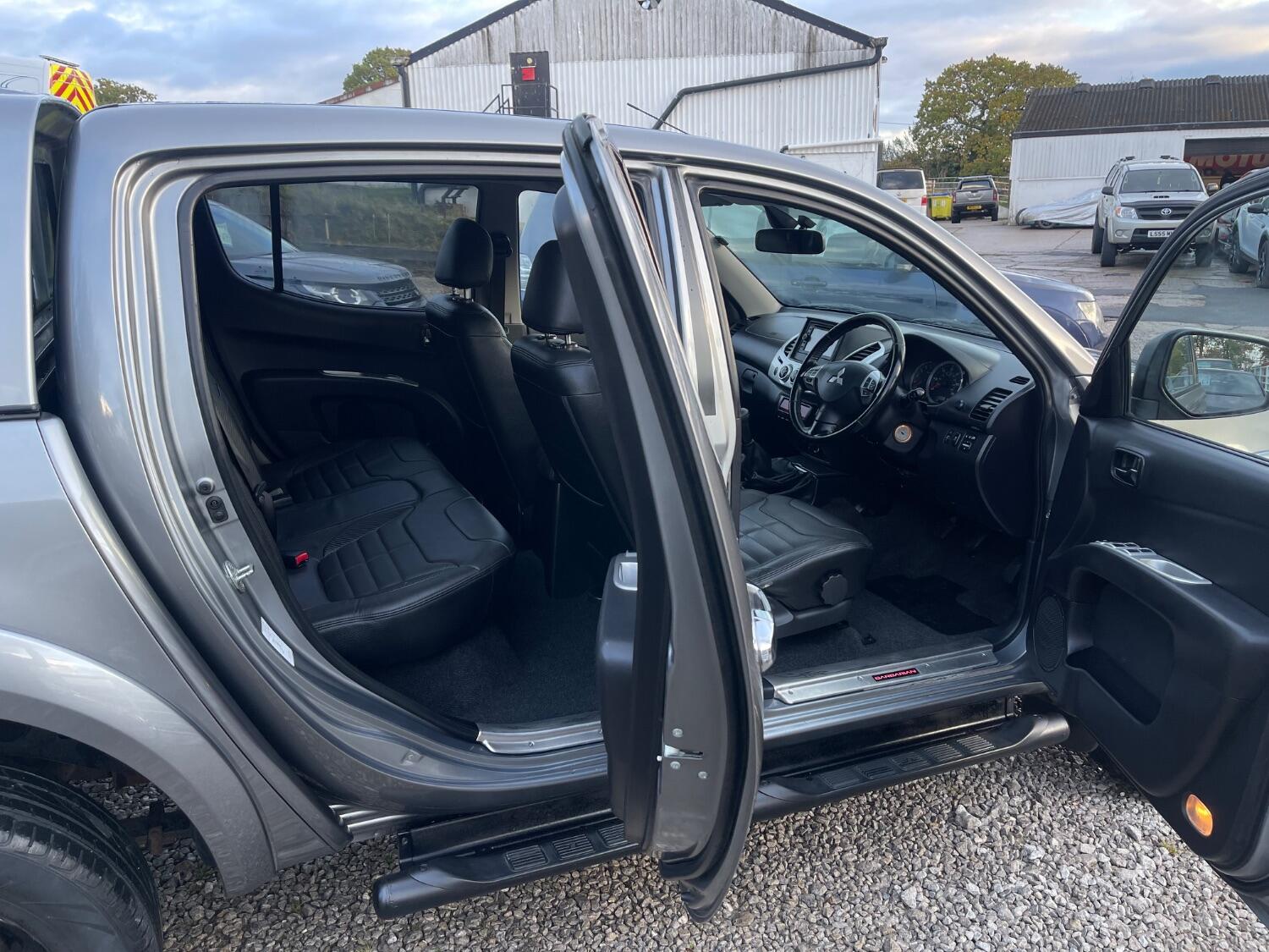 Used Mitsubishi L200 2014 for sale - 76324738: Photo 9