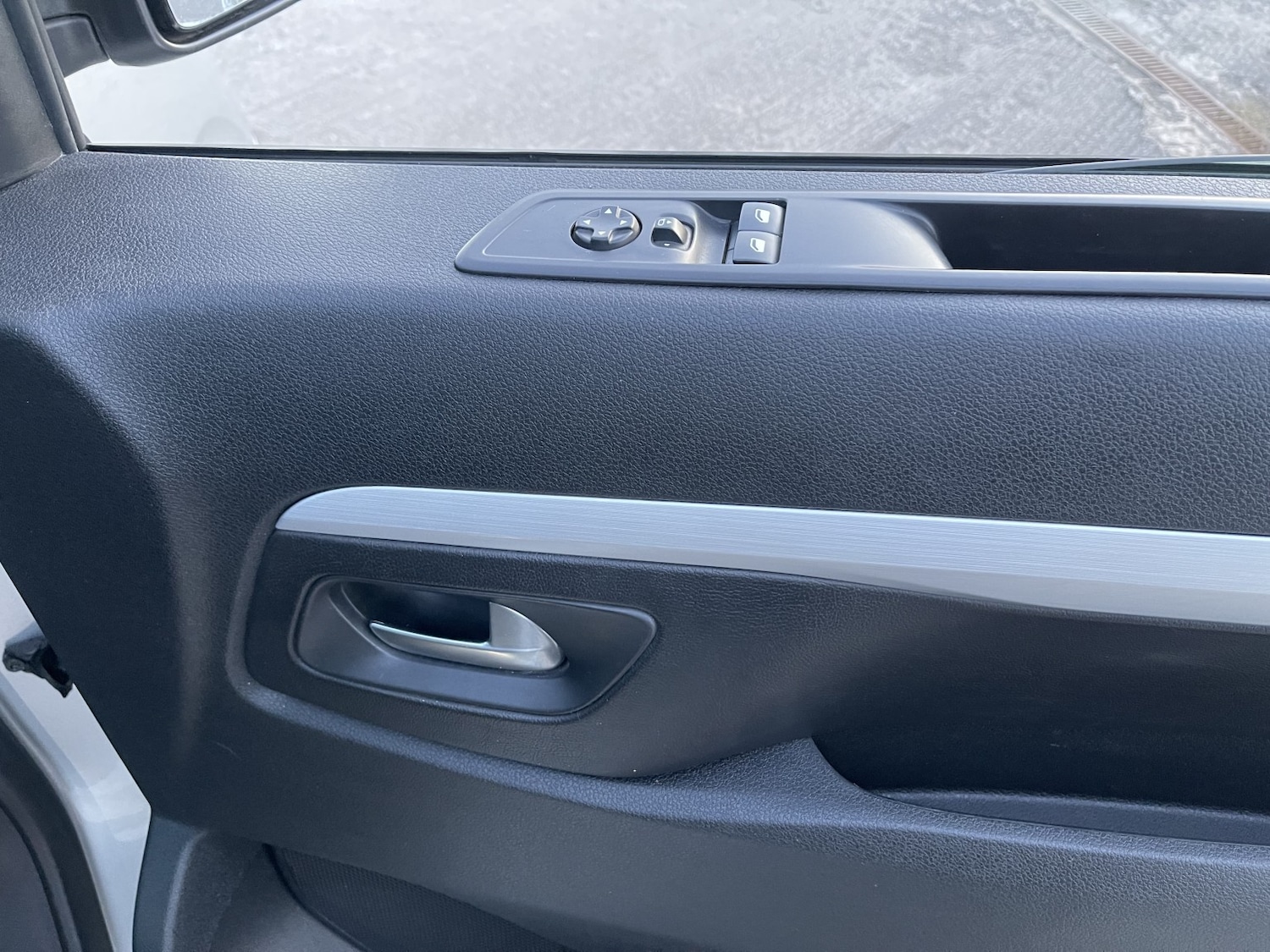 Used Peugeot Traveller 2017 for sale - 77968804: Photo 14