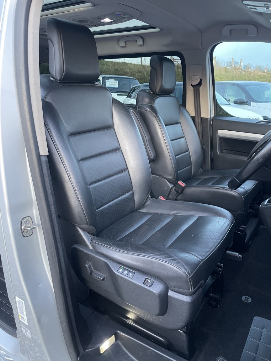 Used Peugeot Traveller 2017 for sale - 77968804: Photo 18