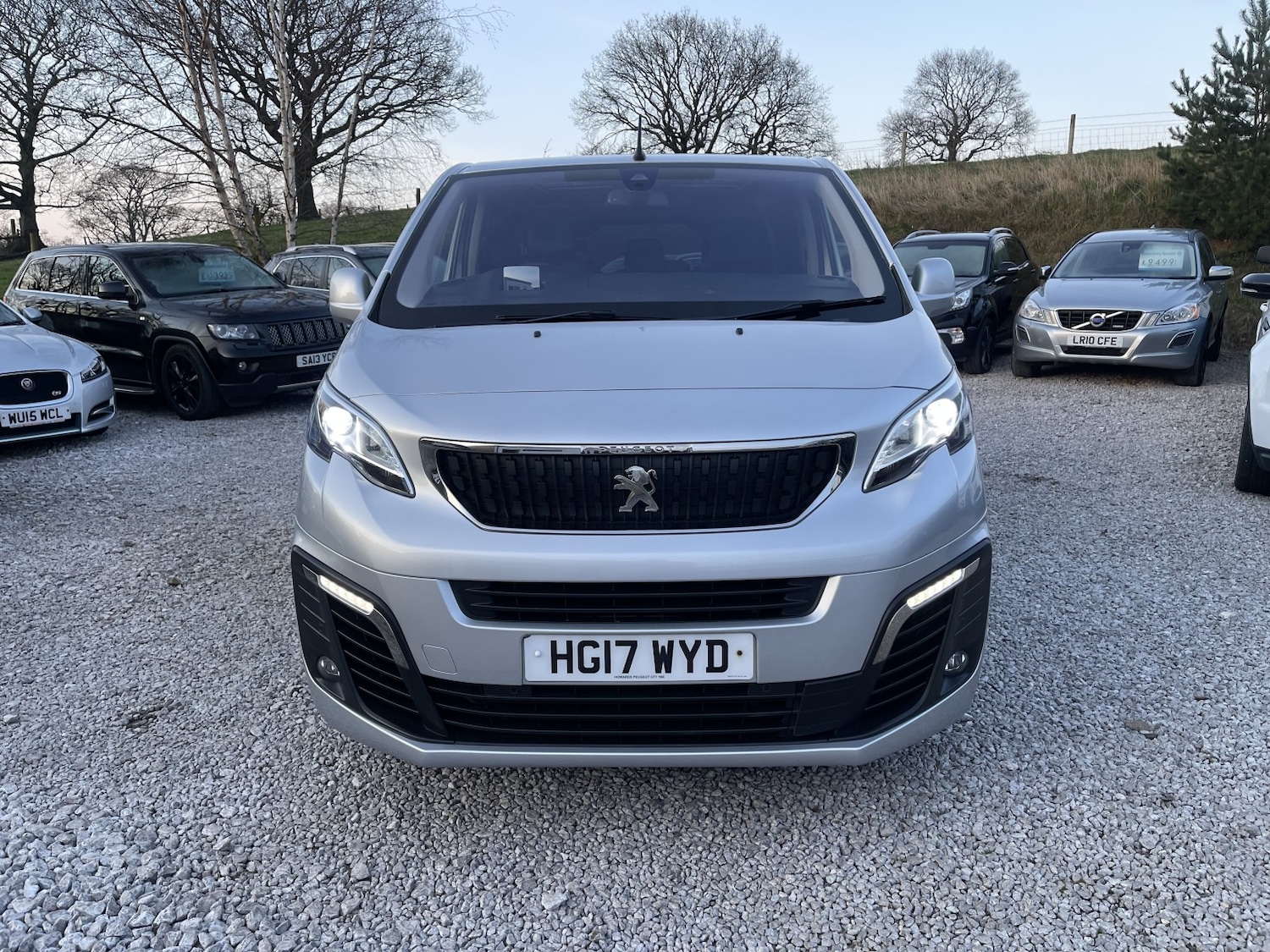 Used Peugeot Traveller 2017 for sale - 77968804: Photo 2
