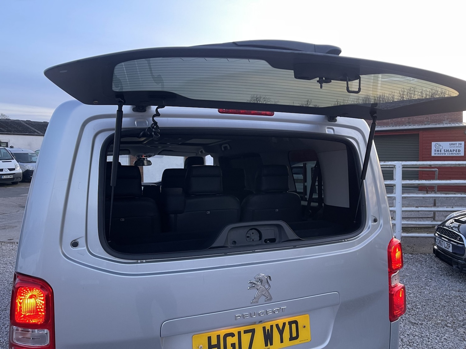 Used Peugeot Traveller 2017 for sale - 77968804: Photo 29