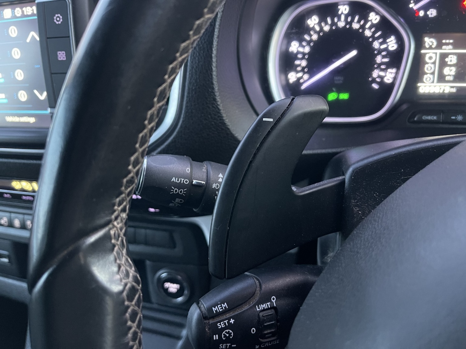 Used Peugeot Traveller 2017 for sale - 77968804: Photo 38