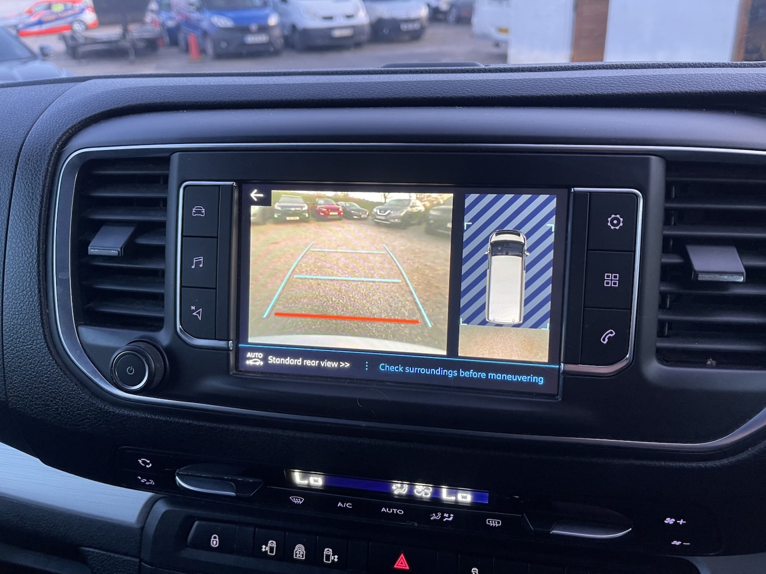 Used Peugeot Traveller 2017 for sale - 77968804: Photo 40