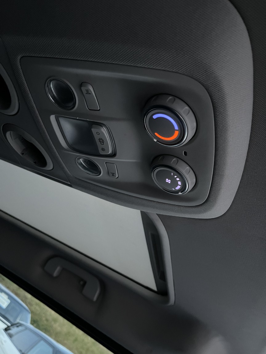 Used Peugeot Traveller 2017 for sale - 77968804: Photo 41