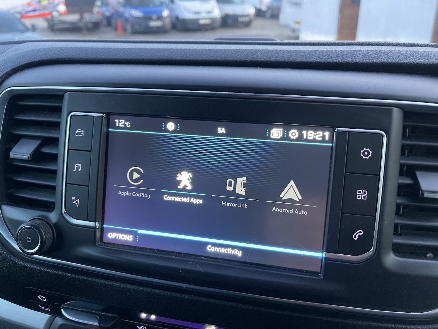 Used Peugeot Traveller 2017 for sale - 77968804: Photo 48