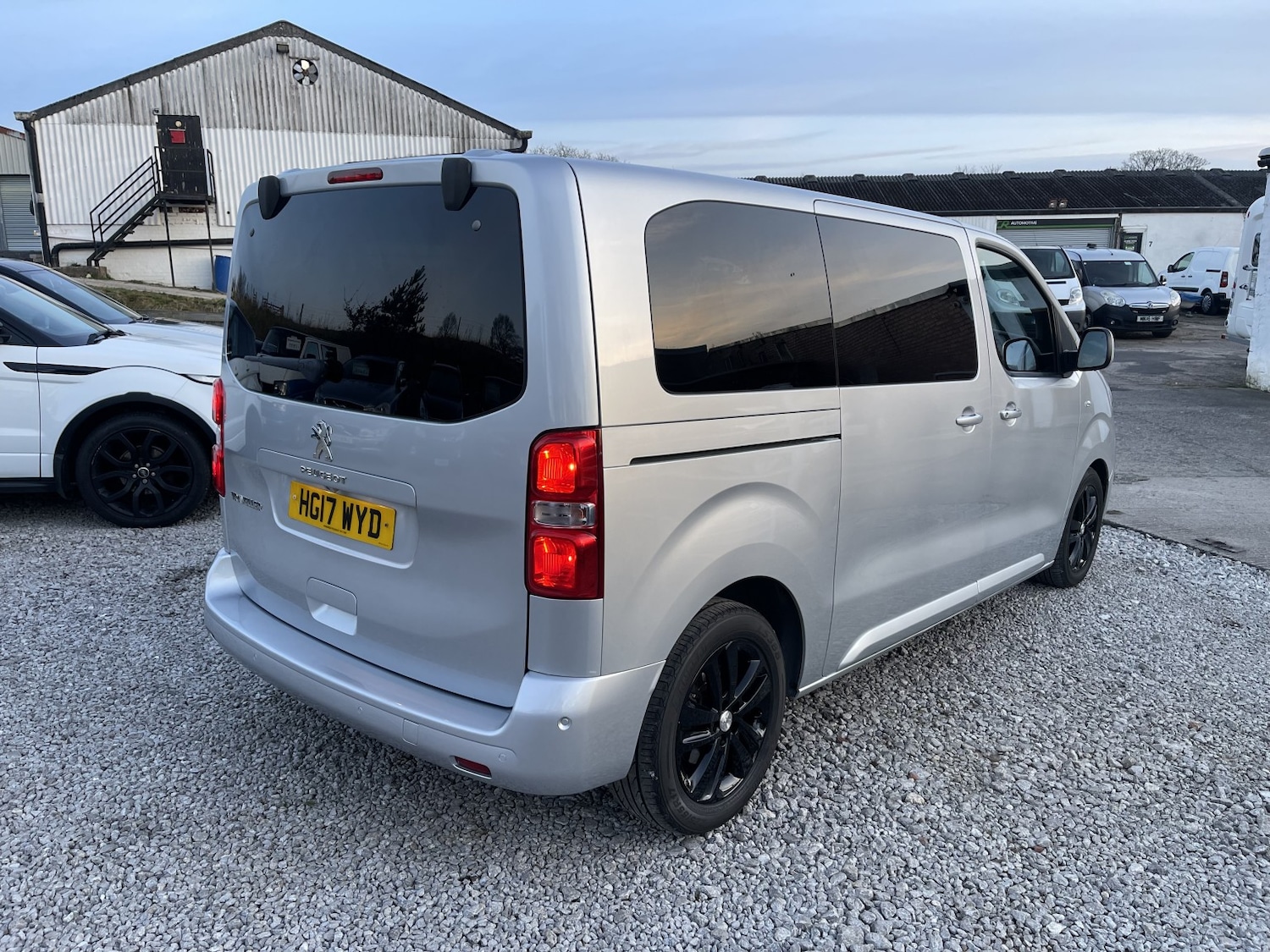Used Peugeot Traveller 2017 for sale - 77968804: Photo 7