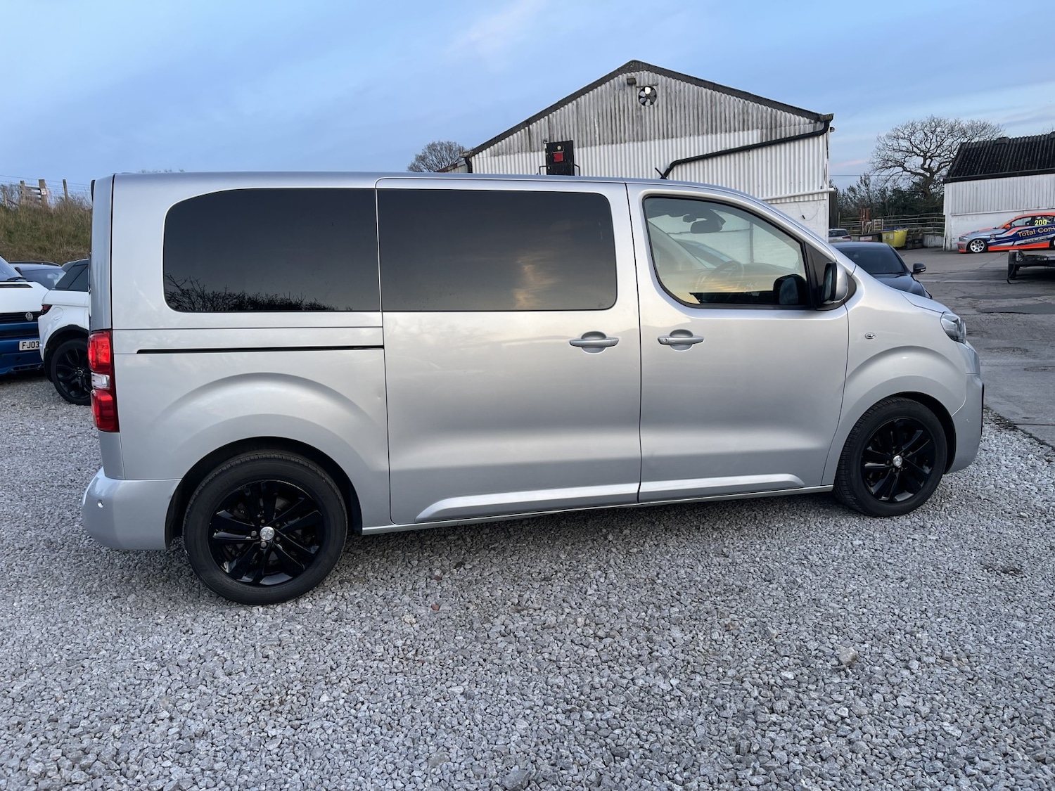 Used Peugeot Traveller 2017 for sale - 77968804: Photo 8
