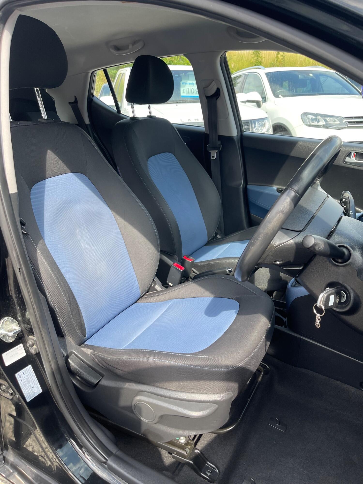 Used Hyundai i10 2014 for sale - 76794392: Photo 10