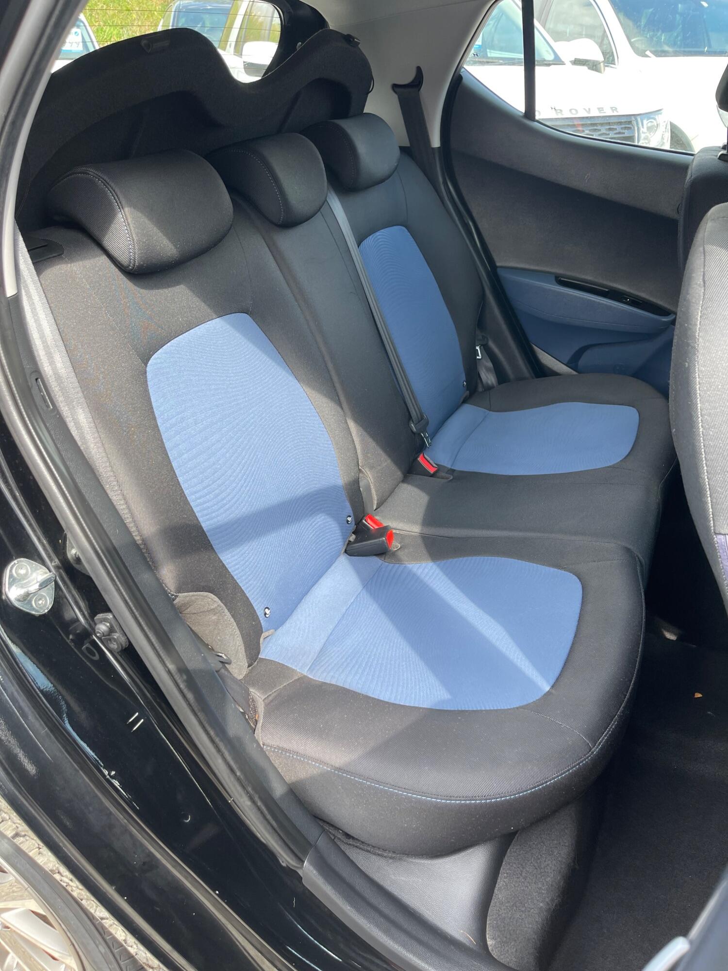 Used Hyundai i10 2014 for sale - 76794392: Photo 11