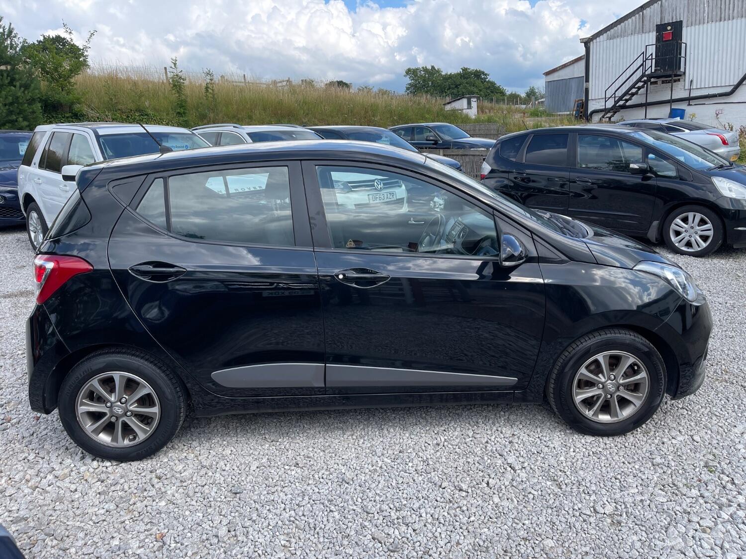 Used Hyundai i10 2014 for sale - 76794392: Photo 8