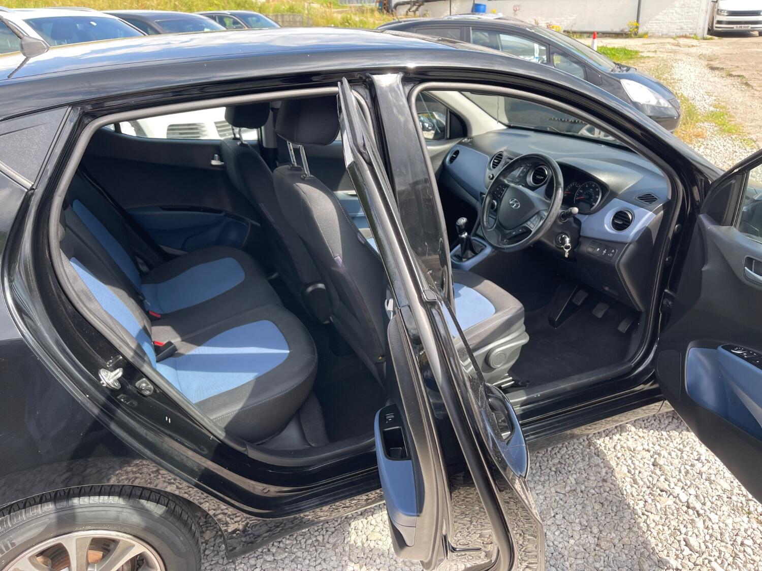 Used Hyundai i10 2014 for sale - 76794392: Photo 9