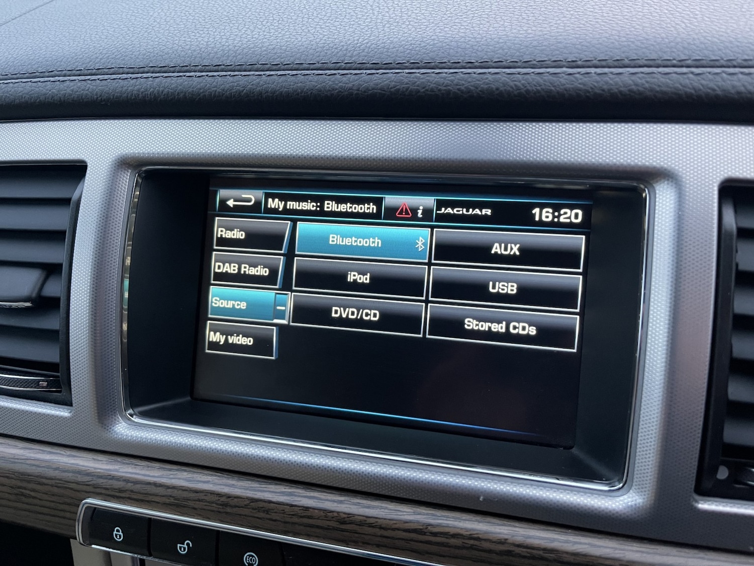 Used Jaguar XF 2014 for sale - 77251246: Photo 25