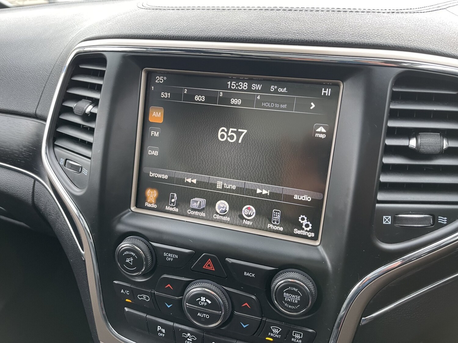 Used Jeep Grand Cherokee 2015 for sale - 77558481: Photo 36