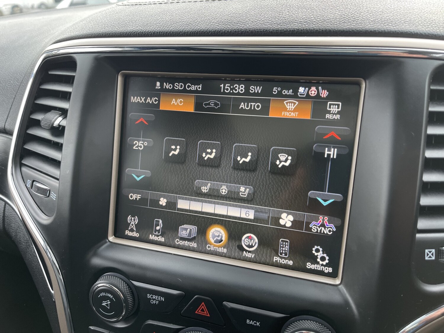 Used Jeep Grand Cherokee 2015 for sale - 77558481: Photo 40