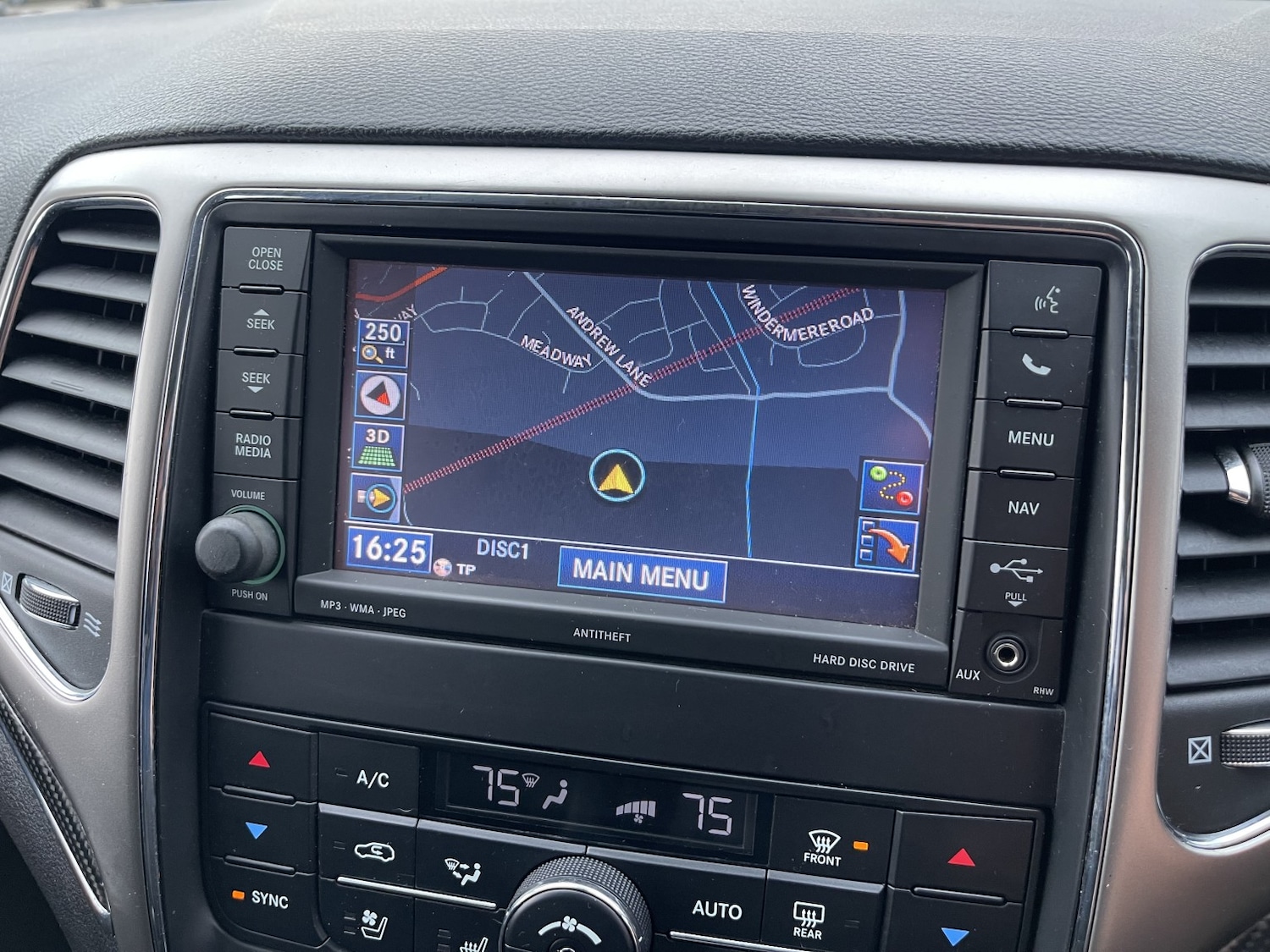 Used Jeep Grand Cherokee 2013 for sale - 77668679: Photo 27