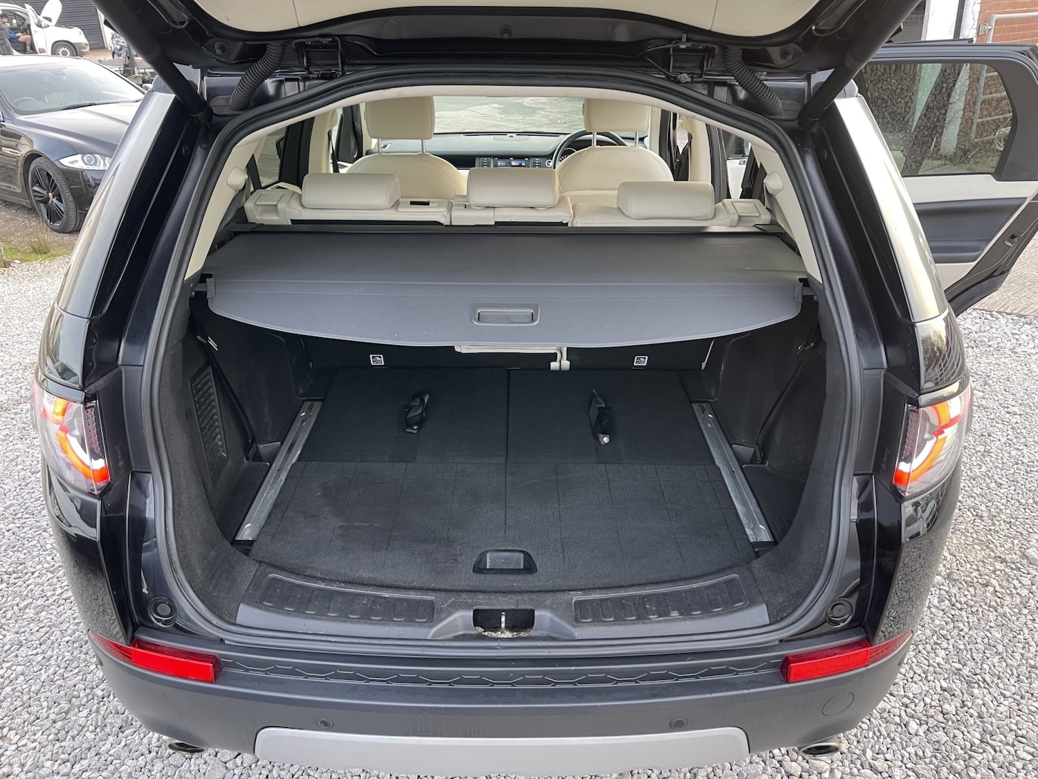 Used Land Rover Discovery Sport 2015 for sale - 77968647: Photo 17