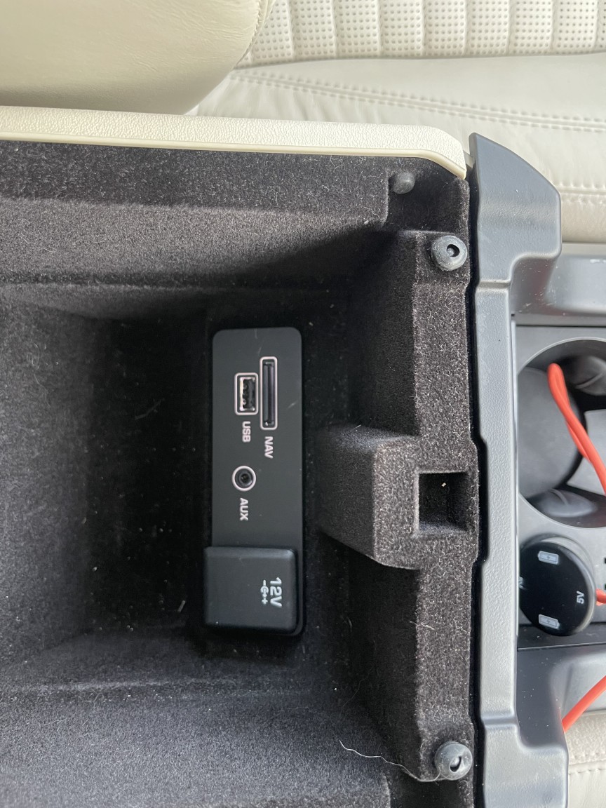 Used Land Rover Discovery Sport 2015 for sale - 77968647: Photo 40