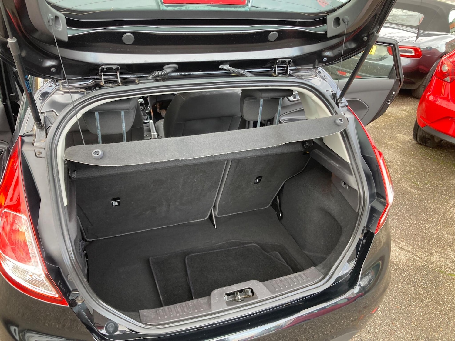 Used Ford Fiesta 2014 for sale - 77456252: Photo 8