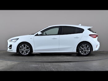 Used Ford Focus 2022 for sale - 79150000: Photo