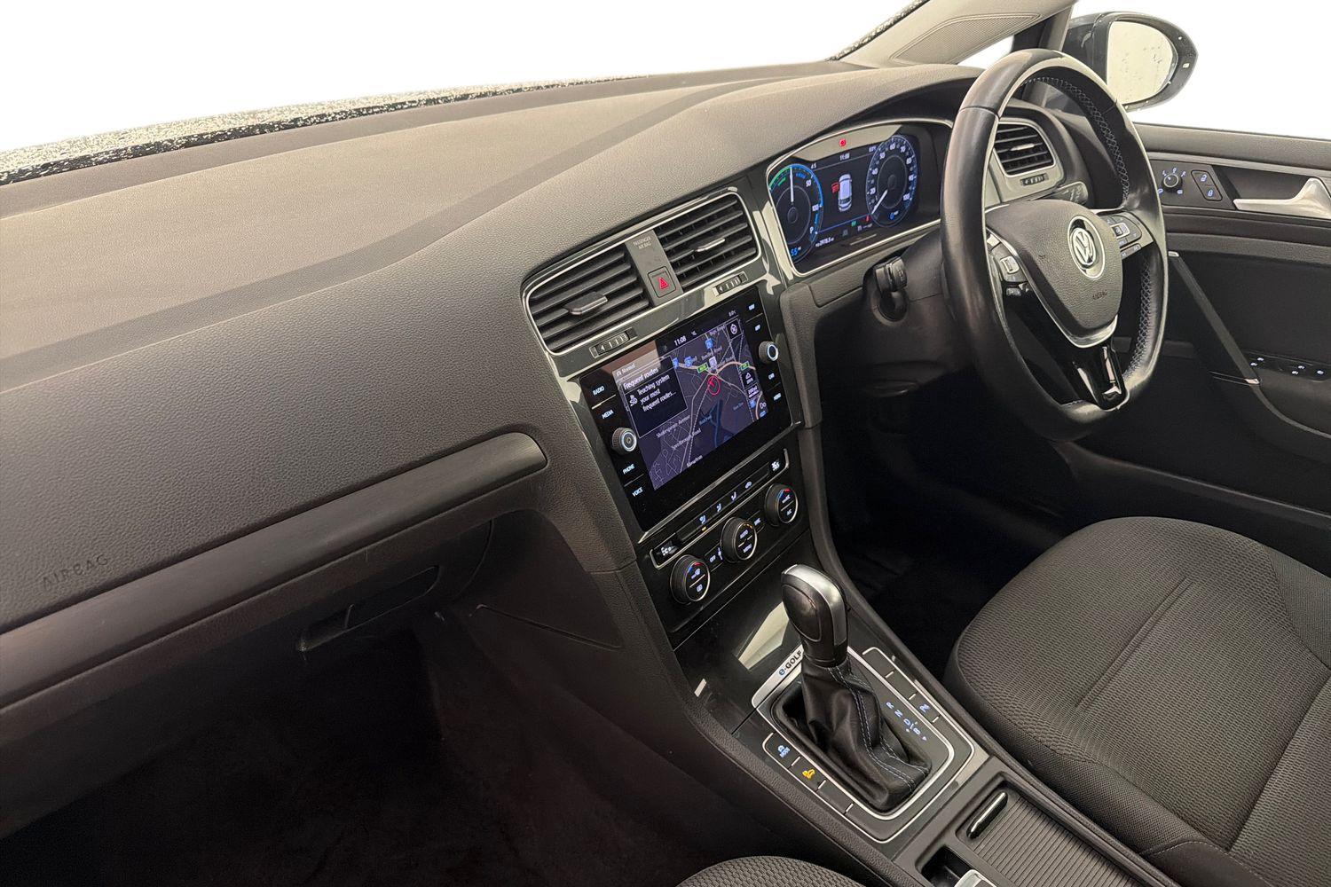 Used Volkswagen Golf 2020 for sale - 76681165: Photo 2