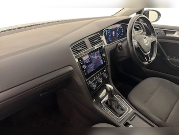 Used Volkswagen Golf 2020 for sale - 76681165: Photo