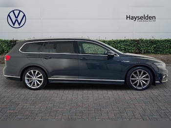 Used Volkswagen Passat 2021 for sale - 76674367: Photo