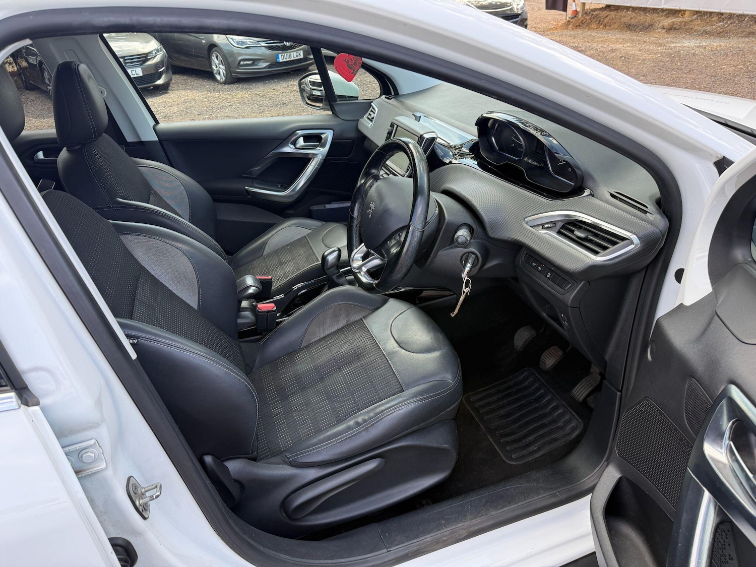 Used Peugeot 2008 2016 for sale - 76781879: Photo 21