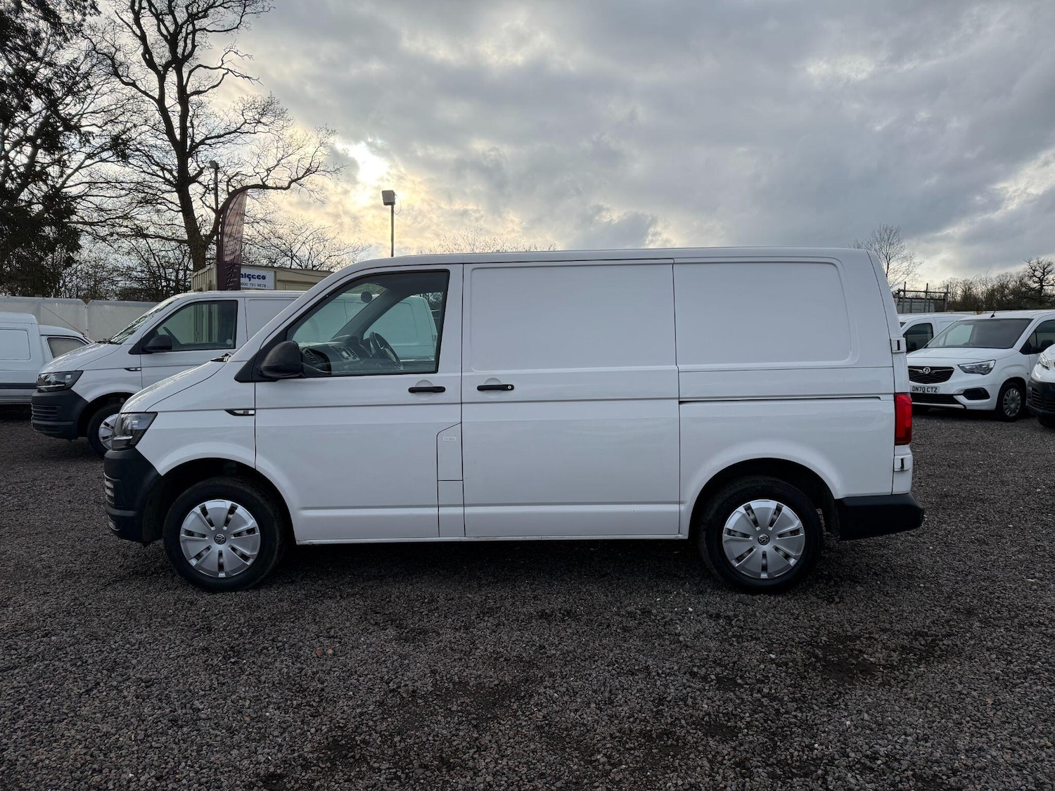 Used Volkswagen Transporter 2017 for sale - 77496915: Photo 5