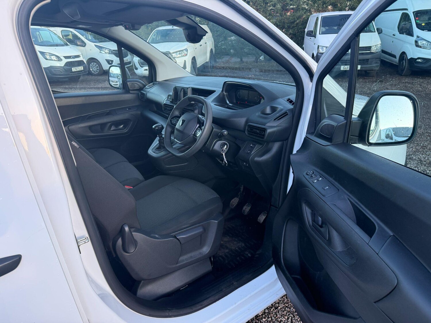 Used Peugeot Partner 2024 for sale - 77439782: Photo 24