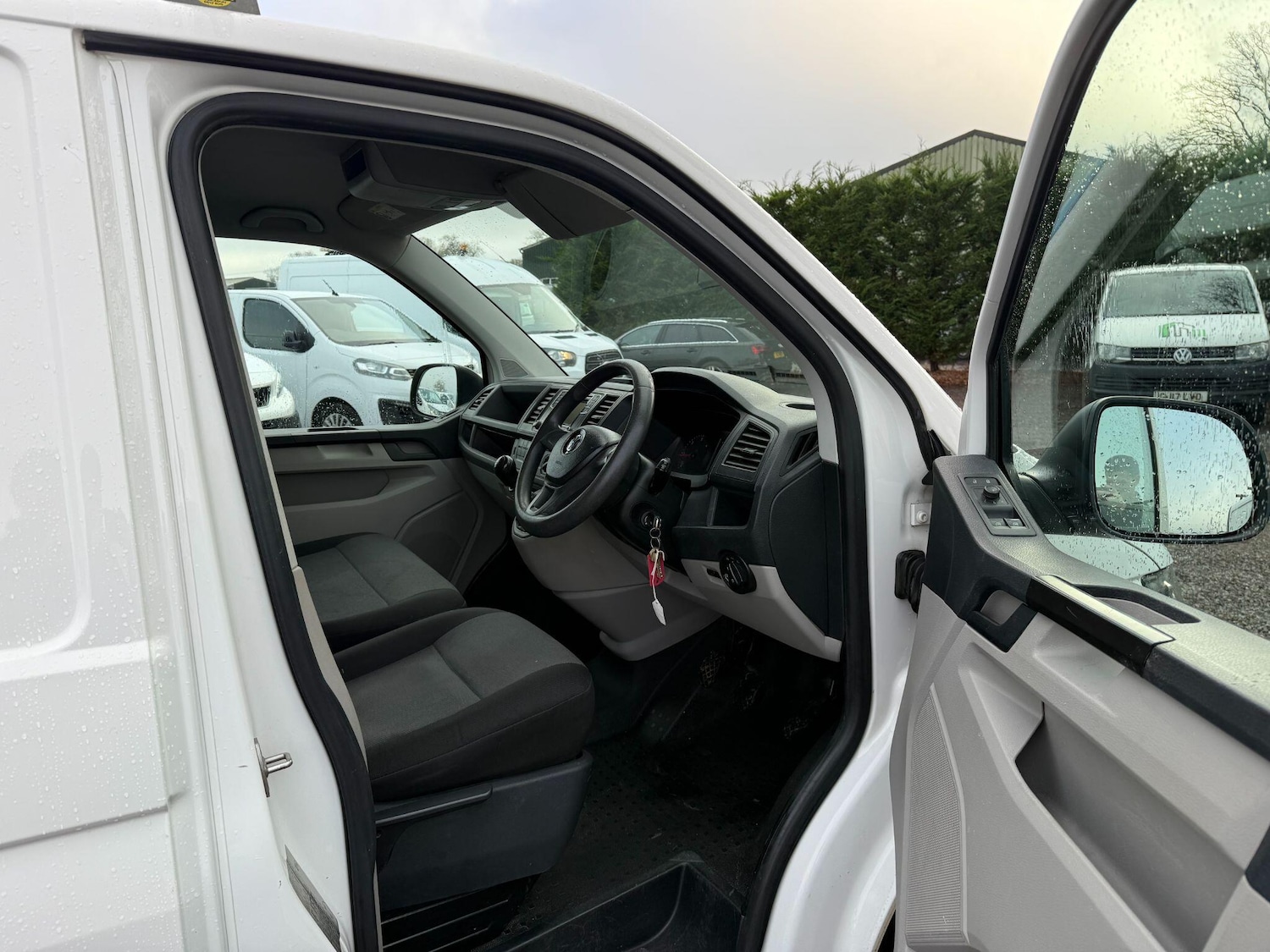 Used Volkswagen Transporter 2017 for sale - 77229883: Photo 20