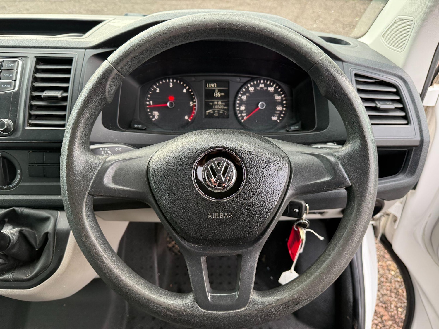 Used Volkswagen Transporter 2017 for sale - 77229883: Photo 26