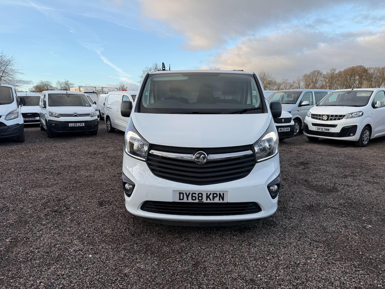 Used Vauxhall Vivaro 2018 for sale - 77131151: Photo 3