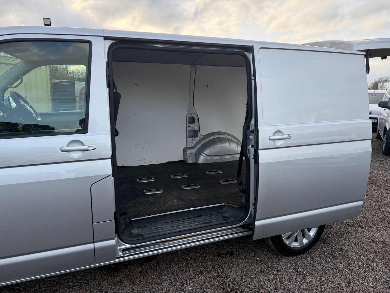 Used Volkswagen Transporter for sale - 77670452: Photo 19