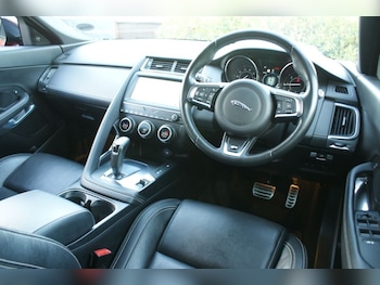 Used Jaguar E-Pace 2019 for sale - 77250141: Photo