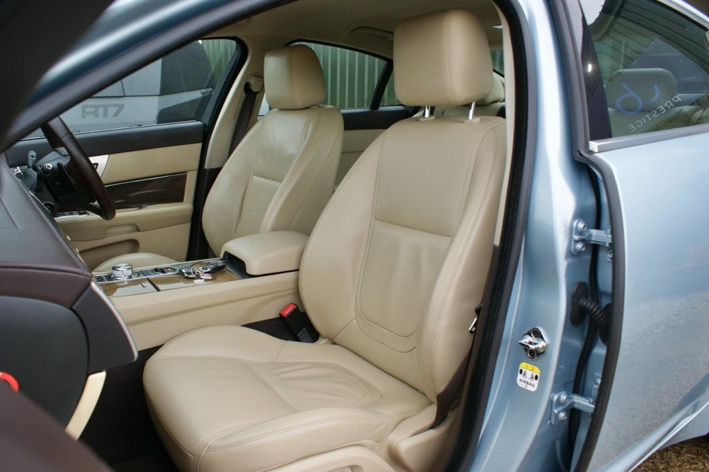 Used Jaguar XF 2011 for sale - 77594287: Photo 32