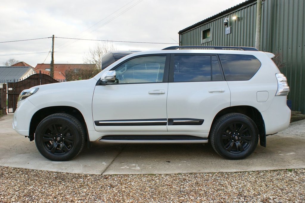 Used Toyota Land Cruiser 2017 for sale - 77249775: Photo 25