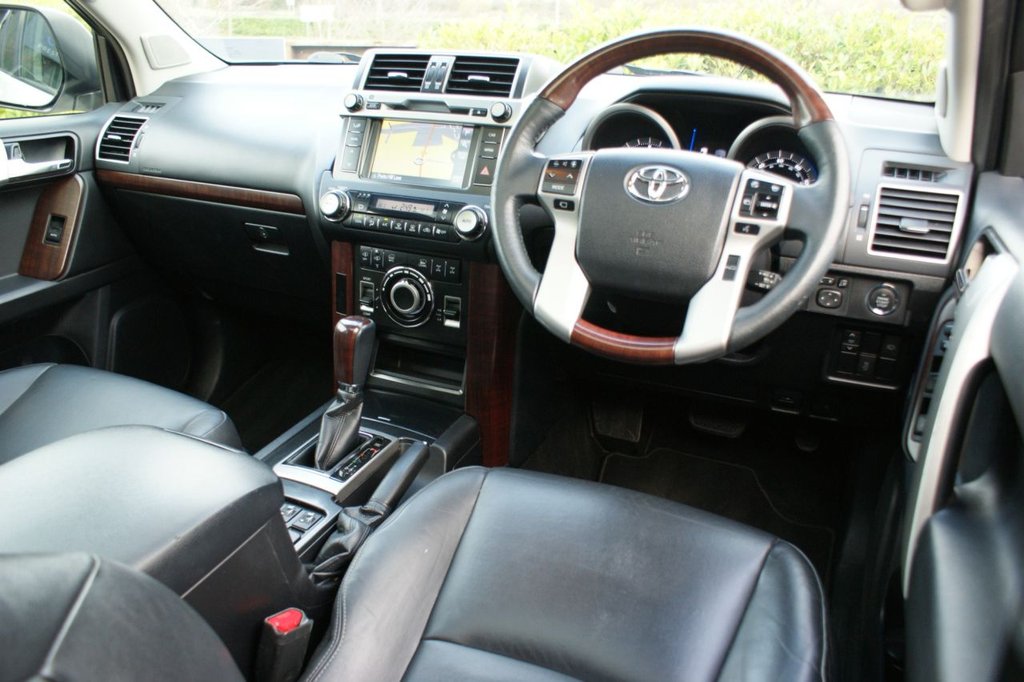 Used Toyota Land Cruiser 2017 for sale - 77249775: Photo 3