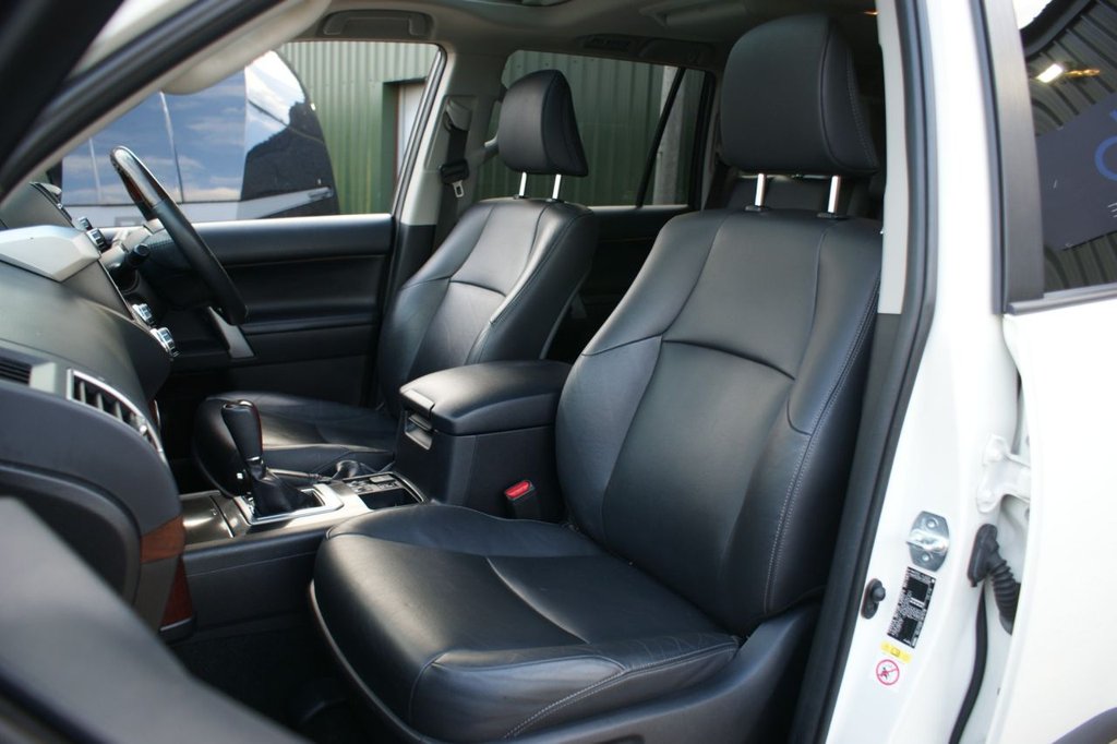 Used Toyota Land Cruiser 2017 for sale - 77249775: Photo 31