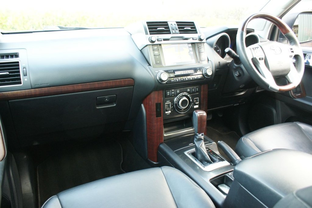 Used Toyota Land Cruiser 2017 for sale - 77249775: Photo 38