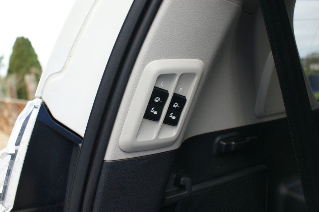 Used Toyota Land Cruiser 2017 for sale - 77249775: Photo 47