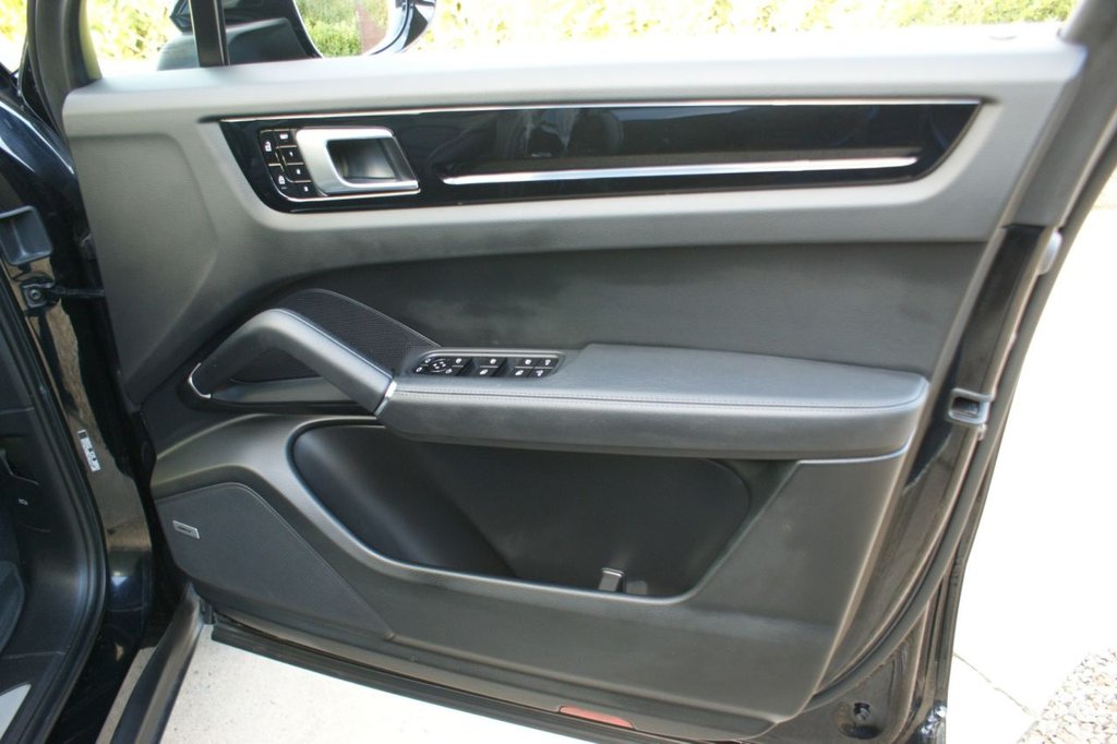 Used Porsche Cayenne 2021 for sale - 77249933: Photo 44