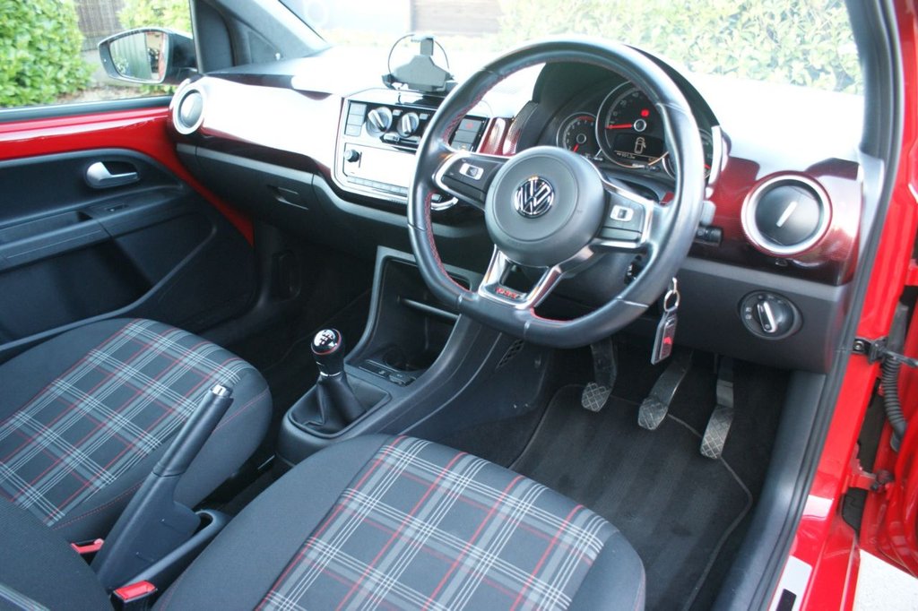 Used Volkswagen up! 2019 for sale - 77249810: Photo 3