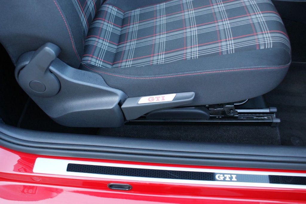 Used Volkswagen up! 2019 for sale - 77249810: Photo 42