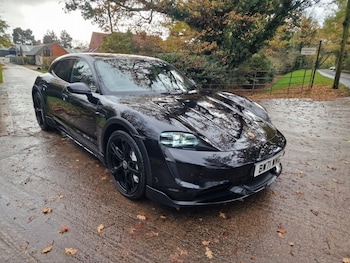 Used Porsche Taycan 2021 for sale - 76520449: Photo