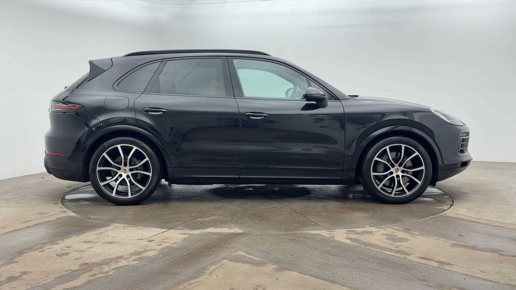 Used Porsche Cayenne 2019 for sale - 76751303: Photo 2