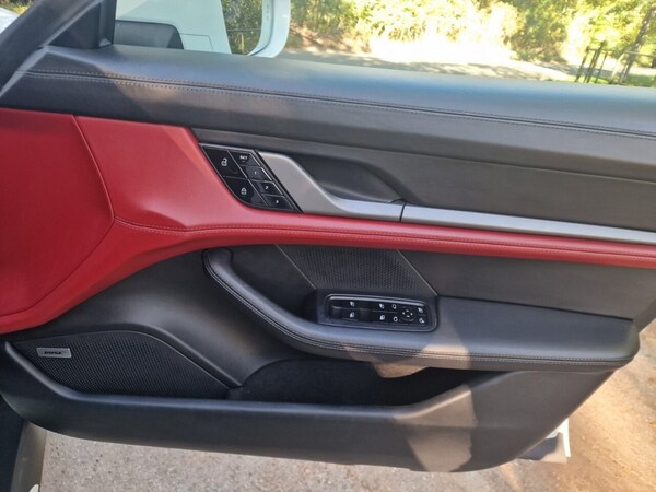 Used Porsche Taycan 2020 for sale - 76323144: Photo 28