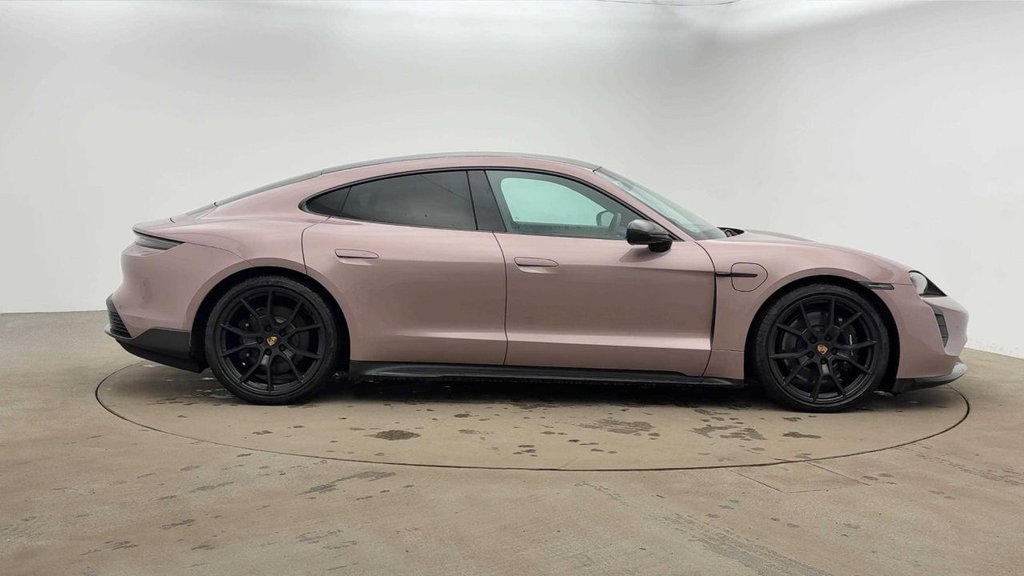 Used Porsche Taycan 2022 for sale - 76323652: Photo 2